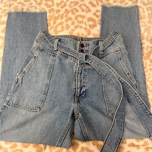 Abercrombie & Fitch | Mom Jean | High Rise Blue Jeans | size 26